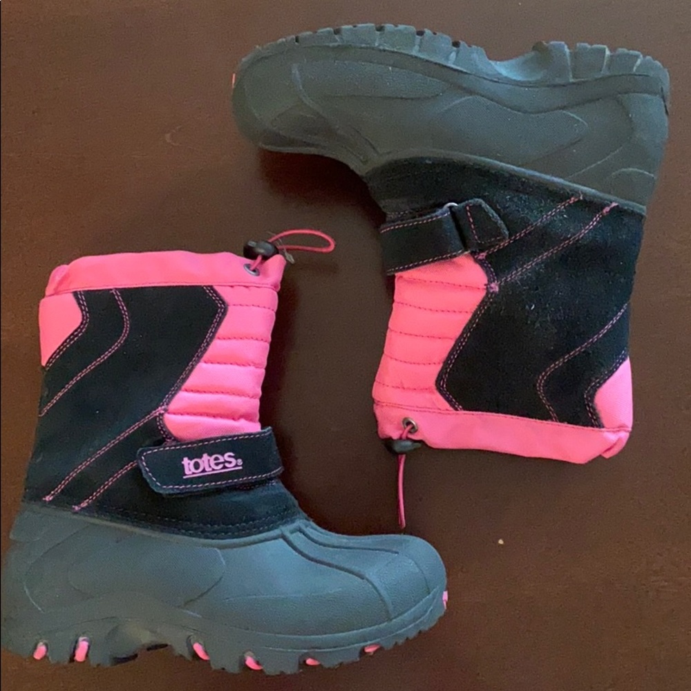 Totes Josie Snow Boots Waterproof Black Pink 1